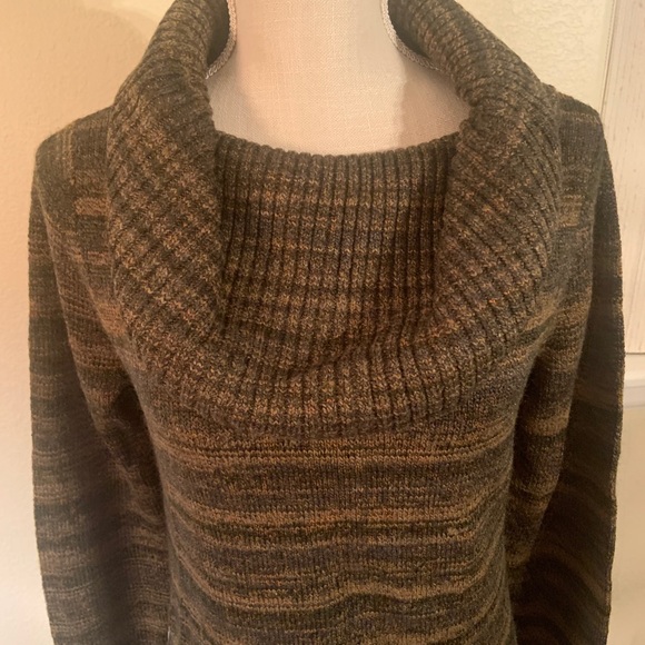 Maggy London Dresses & Skirts - 🐝 Maggie L Sweater Dress NWT-Size L, Green&Brown